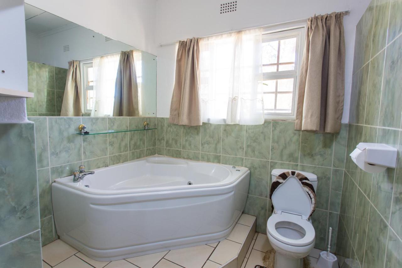 The Ad Lib Executive Lodge Lilongwe Exteriér fotografie
